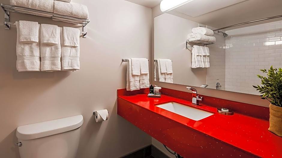The Rushmore Hotel & Suites; BW Premier Collection