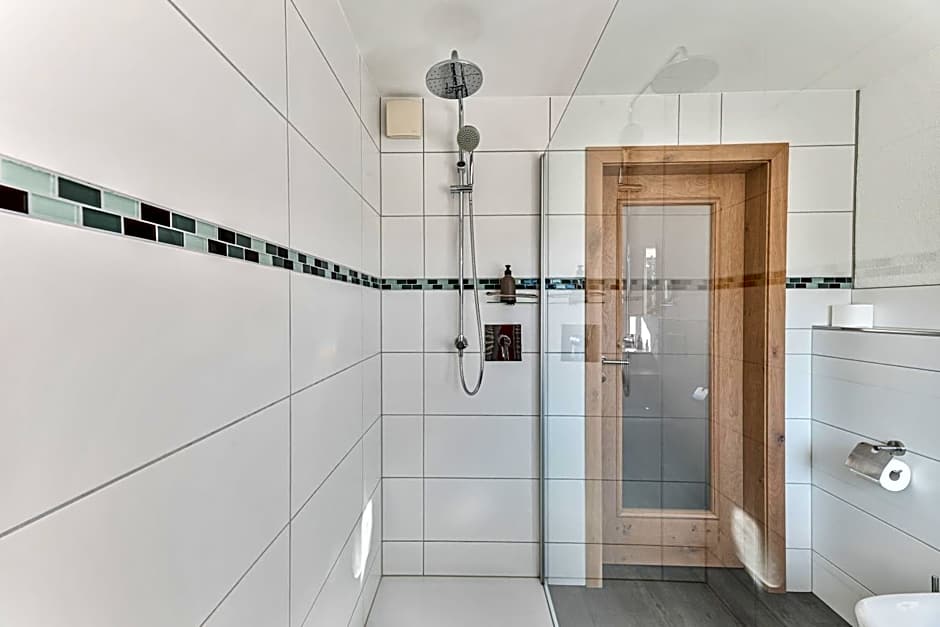 Landhotel Schwarzer Adler - Self Check In