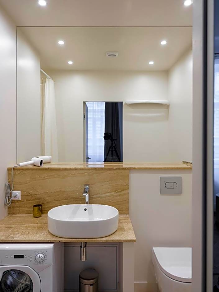 MIRO Rooms Skolas - quiet chic, free parking, self check-in
