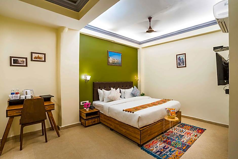 Hotel Silver Shine