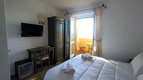 Queen Room with Sea View