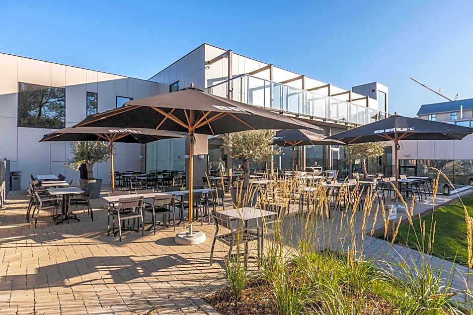 Golden Lakes Hotel