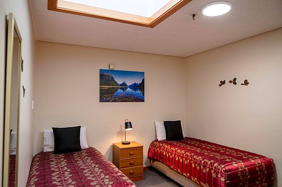 ASURE Aspiring Court Motel