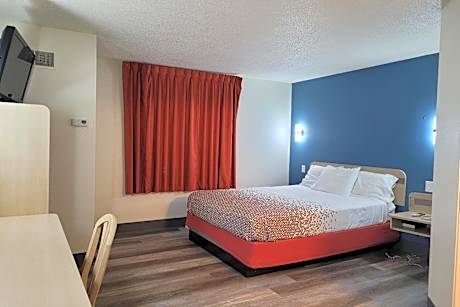 Queen Bed Non-Smoking