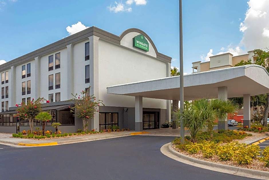 Grand Hotel Kissimmee at Celebration - Shuttle to Theme Parks