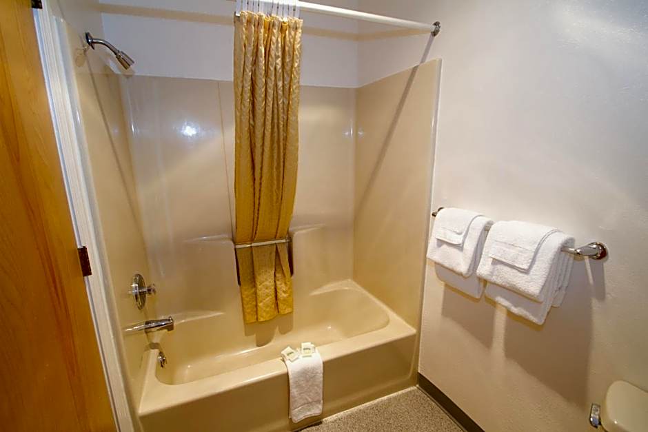 Brooks St. Motor Inn