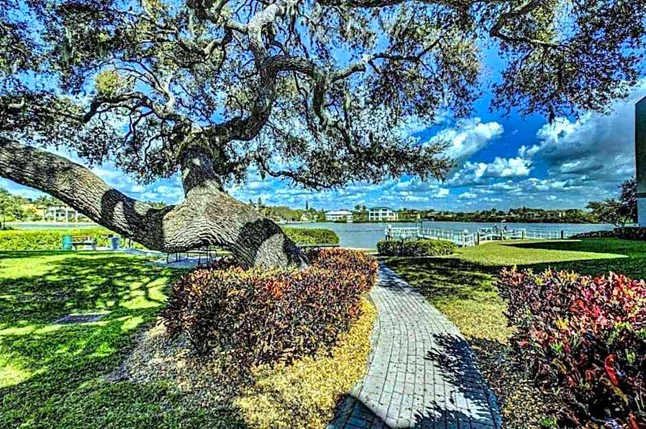 Siesta Key Beach - 2 Bedroom - 3 Beds - 3 Bathroom Duplex with Heated Swimming Pool