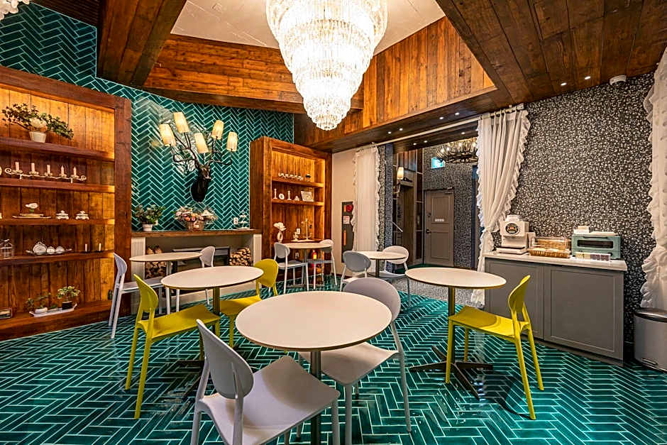 February Hotel SeongSeo