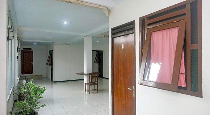 OYO 2519 Mayang Garini