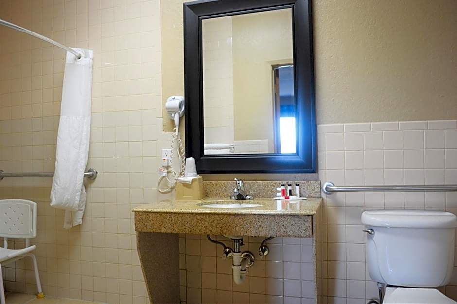 Super 8 by Wyndham Galveston