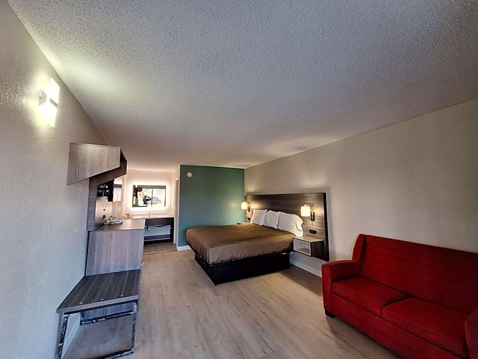 Photo 1 of 2 of 1 King Bed, Nonsmoking