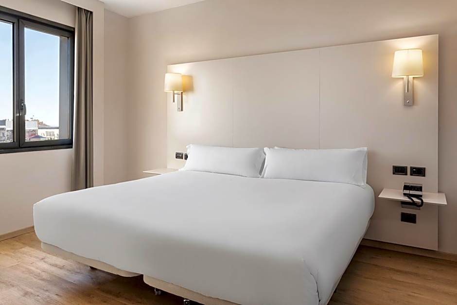 Photo 1 of 5 of Double Room