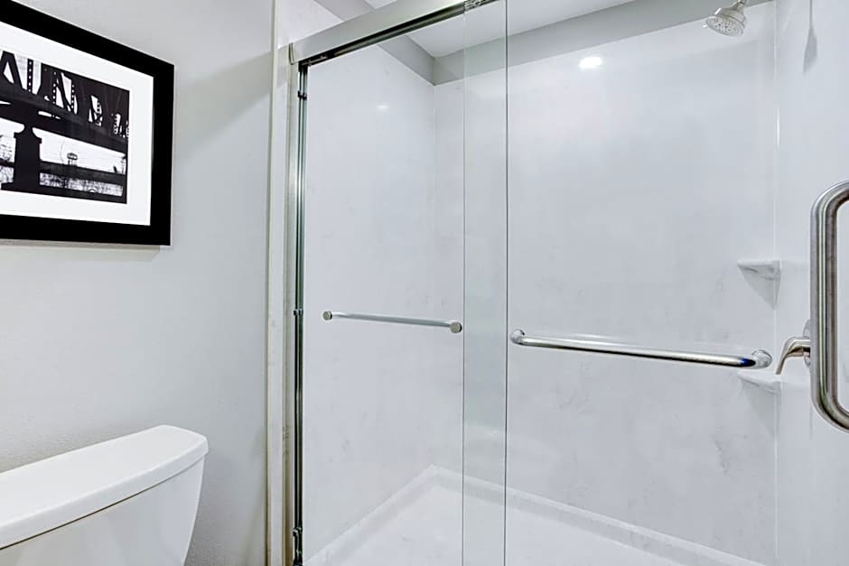 Holiday Inn & Suites Lafayette North by IHG