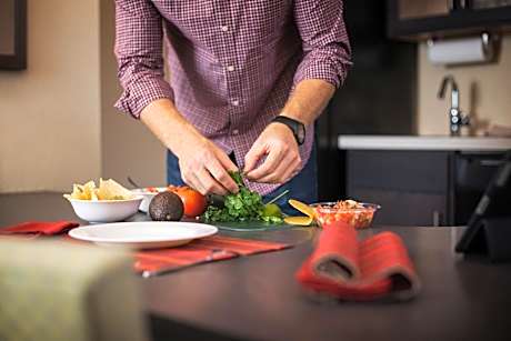 Double Room with Two Double Beds - Hearing Mobility Access with Tub - Non-Smoking