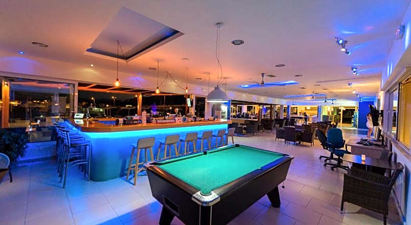 Zoes Hotel Studios