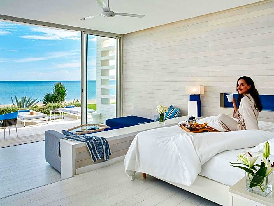 Photo 1 of 10 of Beach 1 King Bed Suite, Beachfront, Sea View