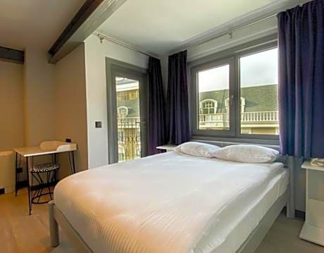 Deluxe Double Room with Balcony