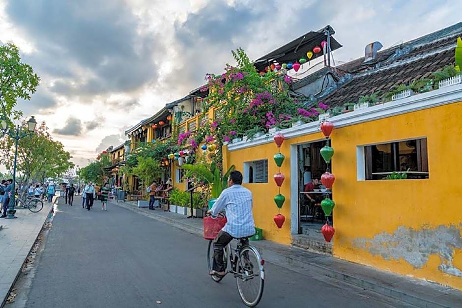 Flame Flowers Homestay