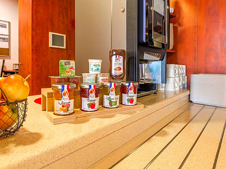 B&B HOTEL Strasbourg Aeroport