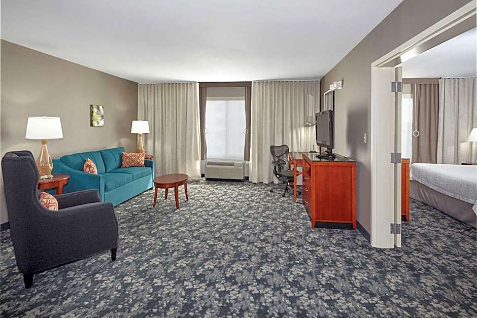 Hilton Garden Inn Naperville Warrenville