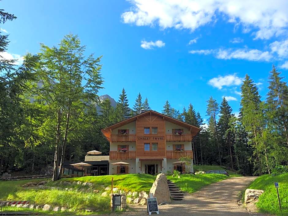 Chalet Tovel - Mountain Lake