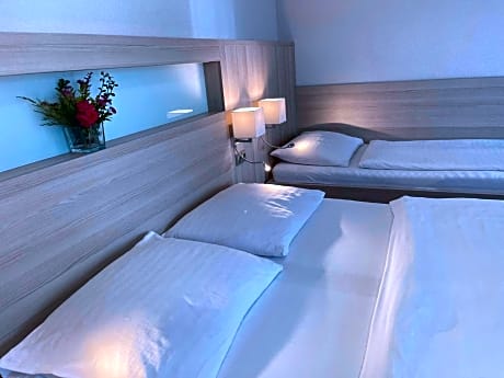 Economy Triple Room