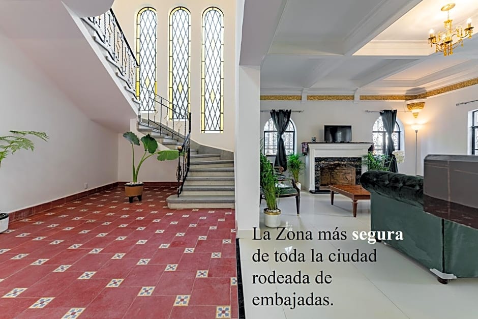 Anzures Black House