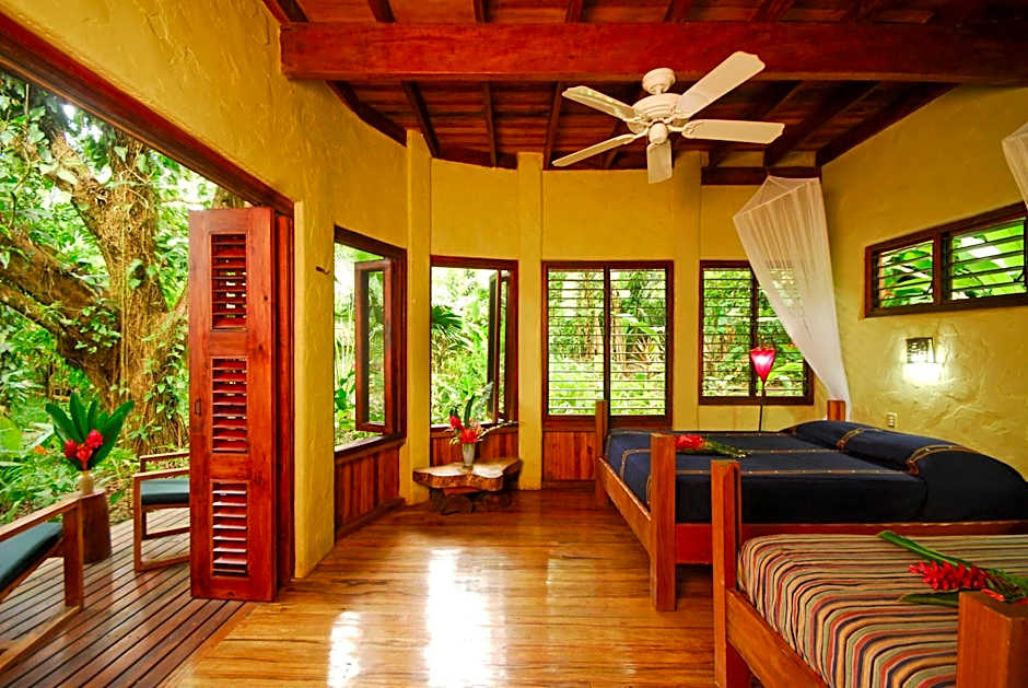 Playa Nicuesa Rainforest Eco Sanctuary