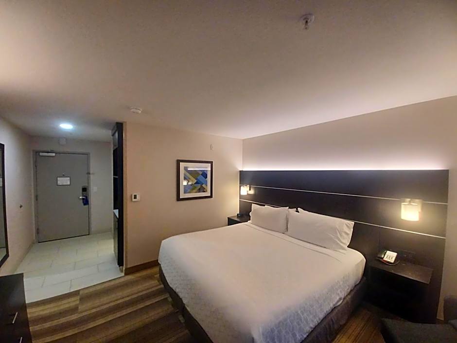 Holiday Inn Express and Suites Lincoln City By IHG