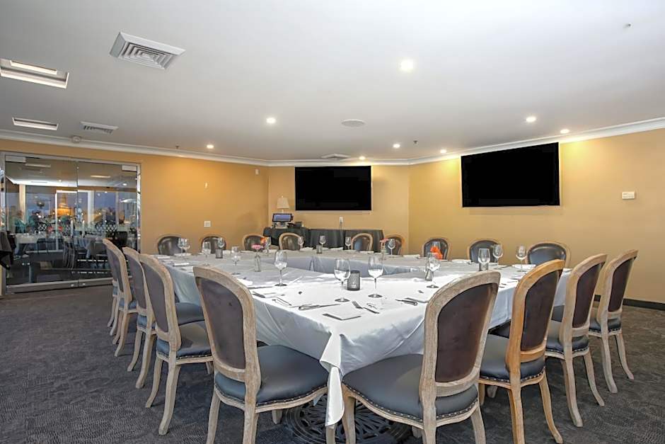 Seaventure Beach Hotel