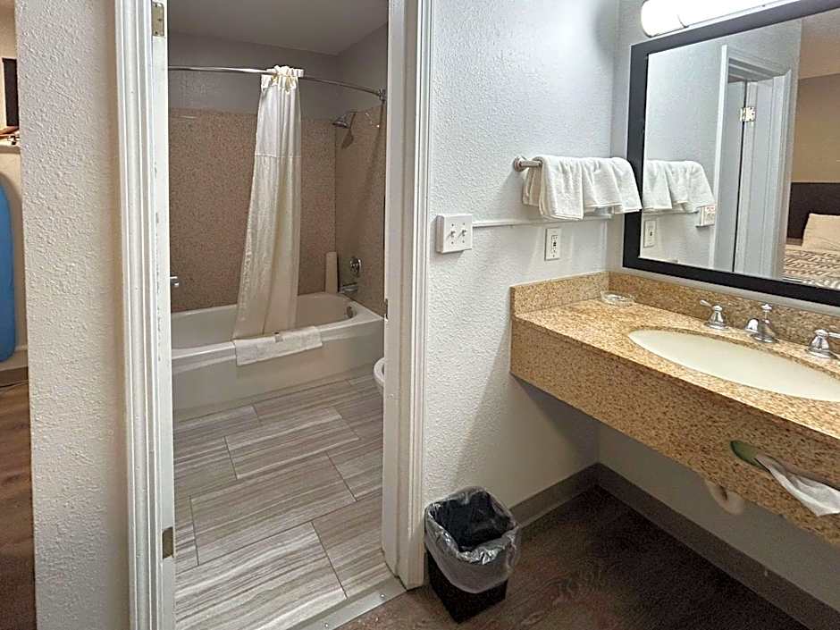 Studio 6 Suites Vancouver WA Waterfront