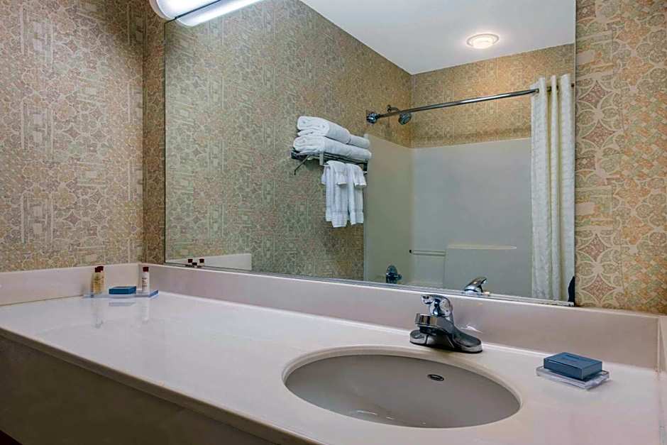 Lancaster Suites