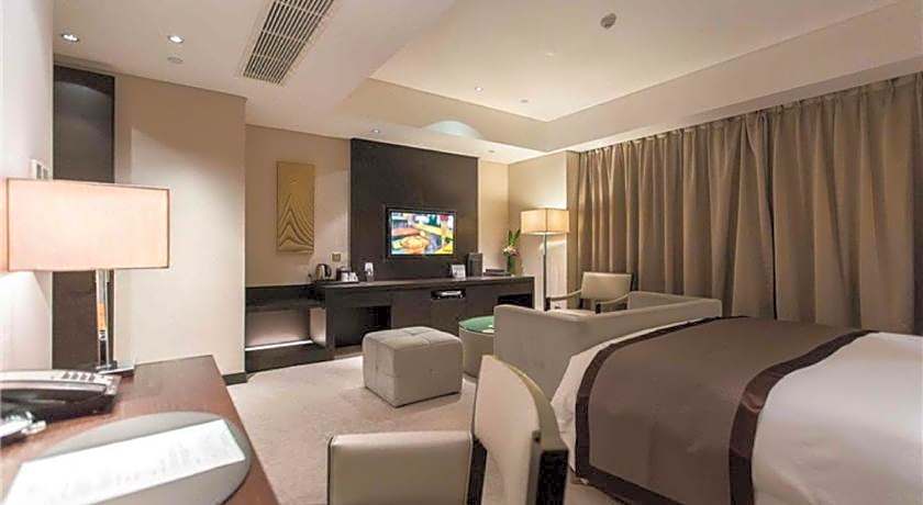 Howard Johnson IFC Plaza Ningbo Hotel