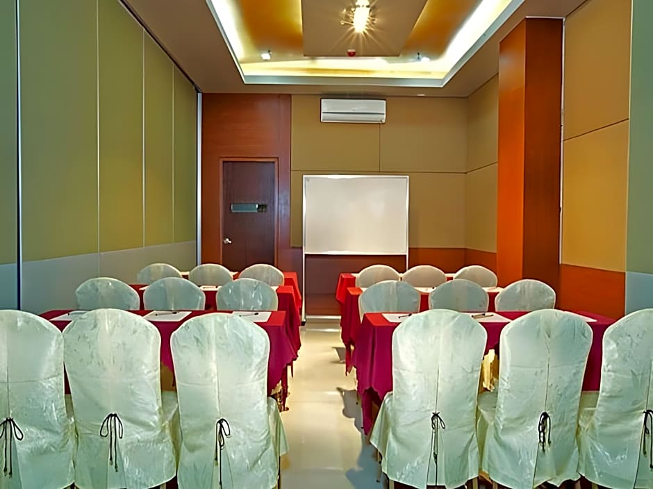 Allure Hotel & Suites