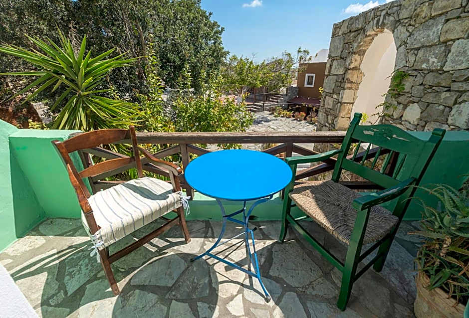 Arolithos Traditional Village Hotel