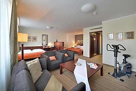 Family Room (4 Adults)