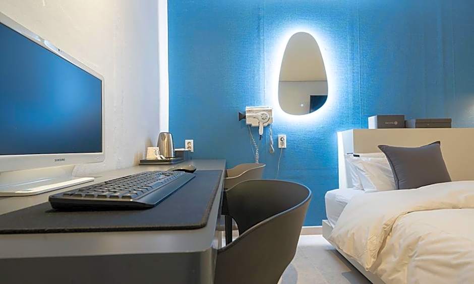 Uiwang Hotel Nine