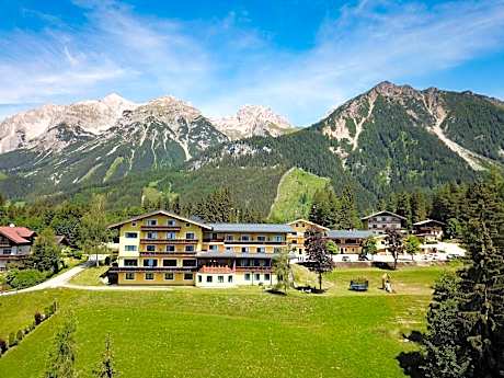 Mountain Hotel & Hostel