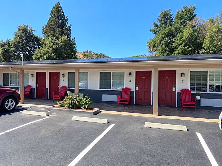 Muir Lodge Motel