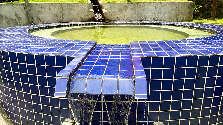 Pousada Beija Flor-Lumiar - Piscinas e Café