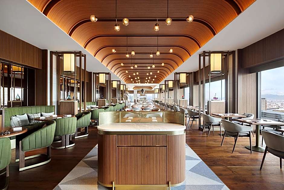 THE OSAKA STATION HOTEL, Autograph Collection