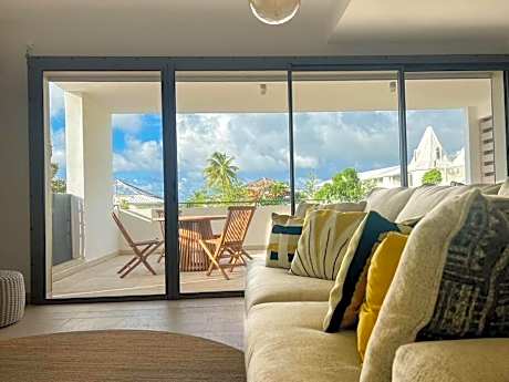 Cheerful Lemon Condo