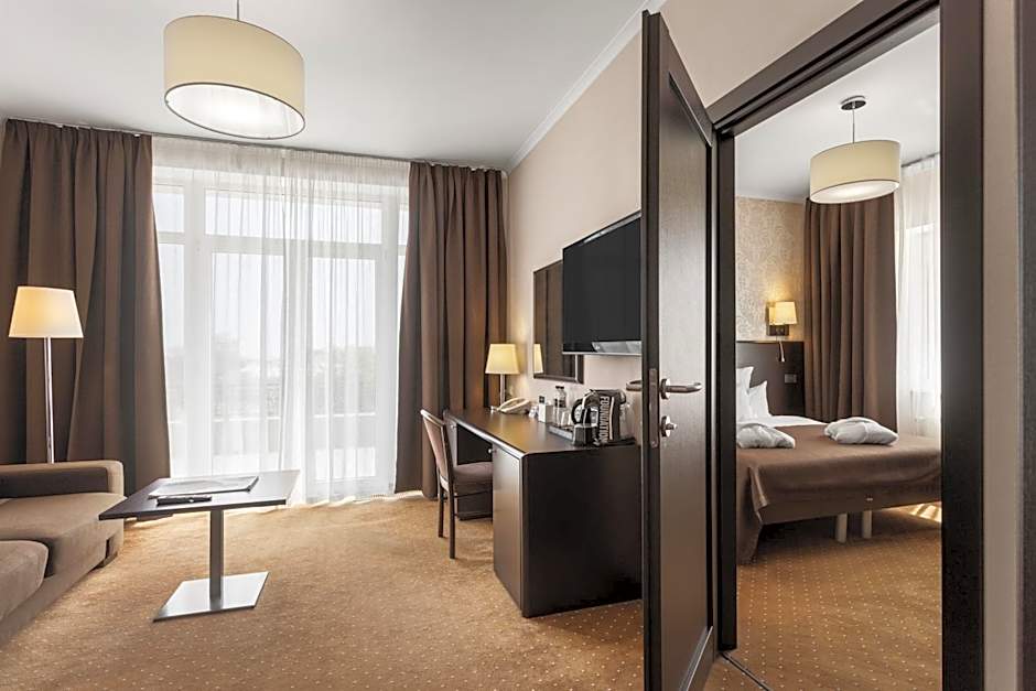 Alexandrovskiy Hotel