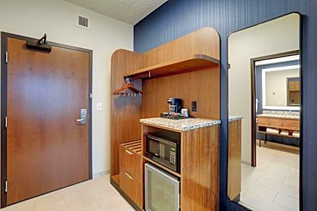 2 Queen Beds - Hearing Accessible