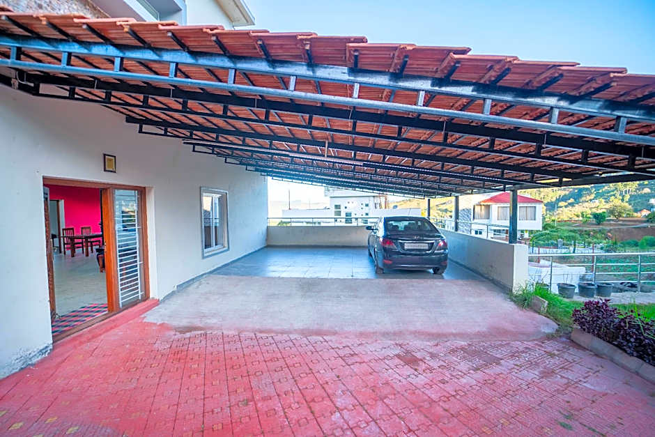 Queen's Hotel Mount garden Kodaikanal