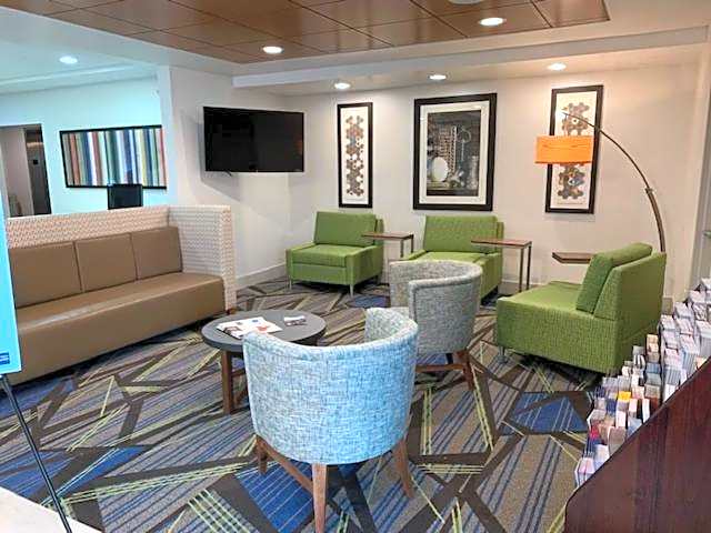 Holiday Inn Express Hotel & Suites Rochester By IHG