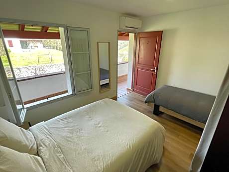 Triple Room with Private Bathroom