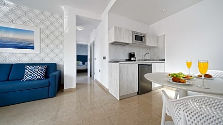 DELUXE SUPERIOR APARTMENT 1 ADULT