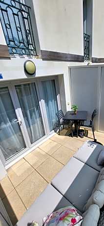 Apartment with Terrace