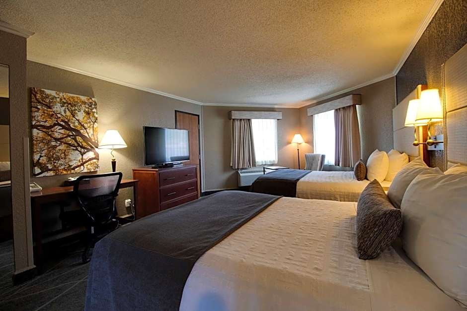 Best Western Harbour Pointe Lakefront